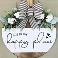 Plaque de porte ronde en bois 'this is my happy place' avec un grand nœud rayé - Décoration Boule de Coton Style My Happy Place