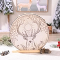 Künstlerische Schamanen-Handtrommel mit Hirsch- und Waldmuster auf Schneehintergrund - Elch Stil