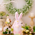 Gnomo di Pasqua in peluche rosa con orecchie da coniglio e barba bianca da appendere - Rosa