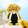 Gnome abeille fait main avec bâtonnet en bois et motifs tournesol jaune vif - Style tresses (Femme)