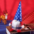 Patriotischer Zwerg mit US-Flaggen-Sternhut und rot-weiß gestreiftem Plüschkörper - Unabhängigkeitstag Rudolph Zwerg Stil B (4620231045600)