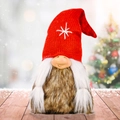 Gnomo di Natale con cappello rosso a maglia e lunga barba bianca su base di legno - Stile Cappello Rosso con Stelle (Donna)