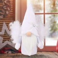 Elegante gnomo de Navidad blanco con alas de plumas y una cinta en el gorro picudo - Muñeco Rudolph Alas de Plumas Blanco