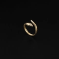 Elegante anillo de serpiente chapado en oro de 18K con ojos verdes y micro-incrustaciones de circón - Abierto Ajustable / Estilo de Serpiente de Ojos Verdes (01)