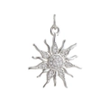 Dettaglio del ciondolo a forma di sole con micro-pavé di zirconi bianchi argentati - Ciondolo Sole Argento Micro-Intarsiato