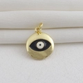 Detalle de colgante de ojo turco chapado en oro 18k con textura martillada en seda - Estilo Mal de Ojo Redondo Martillado Blanco y Negro Tono Dorado (04)