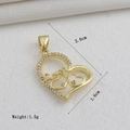 Détail du pendentif cœur en or 18k avec texte Love et zircons pour bijoux faits main - Cœur Love Creux Doré avec Strass (06)