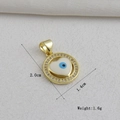 Detalle de colgante de ojo turco de corazón de oro de 18k con dimensiones 2,0x1,4cm y 1,6g - Estilo Mal de Ojo Corazón Base Blanca Ojo Azul Borde Strass Tono Dorado (13)