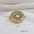 Detalle de colgante de ojo de la suerte bañado en oro de 18k con piedras y dimensiones - Estilo Conector Mal de Ojo de Strass Multicolor Doble Eslabón Tono Dorado (20)