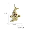 Detail van de 18k vergulde spookhanger met rode stenen en afmetingen op wit - Gouden Spook (7)