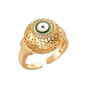 Dettaglio dell'anello Evil Eye placcato oro con zirconi e design traforato - Aperto Regolabile / 10110-Verde
