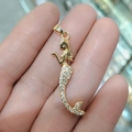 Kreativer 18K vergoldeter Meerjungfrau-Anhänger mit funkelndem Zirkonia-Fischschwanz - Meerjungfrau Strass Gold Anhänger (22)