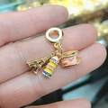 Eiffelturm und Teetasse Anhänger aus 18K vergoldetem Kupfer mit Emaille und Zirkon - Turm Und Tasse Kombi Emaille Anhänger (40)