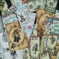 Kit scrapbooking vintage Alice nel Paese delle Meraviglie con carte e adesivi retrò in carta - Tema Alice Grande Formato