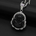 Detalle del colgante de Buda Maitreya con calcedonia negra y pedrería en cadena de cuerda - Negro