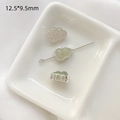 Detalle macro de colgante hulu plateado 12,5x9,5mm con jade incrustado para hacer joyas - Calabaza de Jade Bañada en Oro Blanco