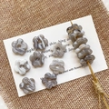 Detail of five-petal flower acrylic beads with grey marble texture for DIY jewelry making - 10# Ink Gray