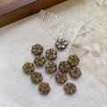 Macro de perles fleurs en verre tchèque au fini antique avec des bords dorés vintage - Café Jaune avec Or