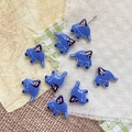 Dettaglio di perline in ceramica a elefante blu con pois bianchi per gioielli fai-da-te - Elefante Blu