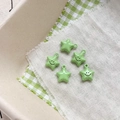 Lot de cinq breloques étoiles vert clair avec visage souriant pour création de bijoux - 4# Vert Étoile Souriante