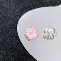 Detailopname van roze vlinderhanger met zilveren gehamerde afwerking voor DIY sieraden - Zilver Roze Vlinder (6#)