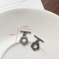 Macro shot of 14x18mm gunmetal flower OT toggle clasp for DIY jewelry making - Flower Design (1#)
