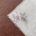 Dettaglio di ciondoli a forma di stella e quadrifoglio rosa e argento per gioielli - Stella Rosa Bicolore (5#)