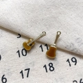 Vue macro de deux pendentifs en forme de guitare en alliage pour la fabrication de bijoux - 17# Guitare Or