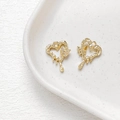 Détails de breloques cœur en plaqué or 14k avec texture lave et accents de papillon en cristal - Style Cœur Doré avec Papillon (1#)