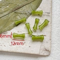 Foto macro de cuentas de vidrio verde 12x6mm con forma de bambú para joyería artesanal - 1# Estilo de tambor de cintura (12mmx6mm) / Juego de 20 Piezas / Verde Hierba