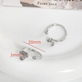 Detailansicht verstellbarer Blumenring mit 3mm Blütendurchmesser und 20mm Breite - Platinfarbe (Stil 13)