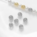 Détail macro de perles rondes évidées plaquées or 14 carats pour création de bijoux DIY - Petit / Or blanc