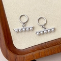 Detail of 14k gold plated OT toggle clasp with five pearls for jewelry making - White Gold Style