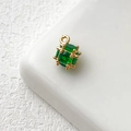 Macro view of 14k gold plated emerald cubic zirconia square pendant for jewelry making - 18K Gold Grid Claws Inlaid Style / Emerald Green Square (7# 18k)