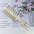 Pettine per capelli 3 in 1 in acetato con texture marmorizzata e manico a tridente - Beige