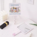 Mignon miroir de maquillage à main carré avec illustration de chiot et tons macaron - Trois Chiots