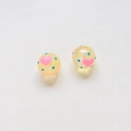 Dettaglio macro di perle iridescenti da 16mm con cuori rosa e pois blu per gioielli - Stile Glitter Cuore Rosa Base Giallo Chiaro (18#) / 16mm (1 Pezzo)