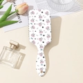 Detailansicht der weißen Haarbürste mit süßem Französische Bulldogge Print im Lifestyle-Stil - Bulldogge Mit Rosa Kissen (A)
