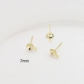 Nahaufnahme von 7 mm vergoldeten Schalenstiften mit Ösen für DIY-Ohrringherstellung - 7mm Schalen-Durchmesser / 7mm 14k Gold