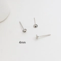Dettaglio dei perni per orecchini a tazza da 4mm per la creazione di gioielli fai-da-te - 4mm / Oro bianco