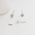 Dettaglio dei perni per orecchini da 5mm in argento S925 per la creazione di gioielli fai-da-te - 5mm / Oro bianco