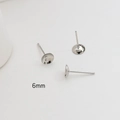 Vista dettagliata dei perni per orecchini in argento S925 da 6mm per la creazione di gioielli - 6mm / Oro bianco