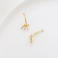 Detailed view of 18k gold plated bird claw charms for DIY baroque jewelry making - Chicken Claw 18K