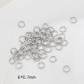 Detalle de anillas abiertas de 6x0,7mm en oro blanco de 14k para joyería artesanal - Oro Blanco 0,7x6mm