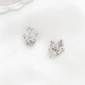 Macro shot of S925 silver crown jewelry settings with sparkling zircon for pearl DIY - Crown Pearl Cap Finding (S925) / Silver