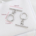 Vue macro de fermoirs à bascule OT argentés avec dimensions pour la création de bijoux - Anneau rond lisse (Taille 10 couleur or blanc pièce unique)