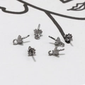 Macro-opname van gunmetal DIY-sieradenspelden met paraplu-waaierontwerp voor parels - Medium Bloemvorm Gunmetal Zwart