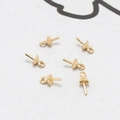 Detailweergave van zes vergulde parelhanger-oogjes voor doe-het-zelf sieradenmaken - Klein Bloemvorm Goud
