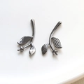 Leaf-shaped jewelry base in gunmetal grey with textured veins and pearl cup findings - 3# Long Leaf Gun Black