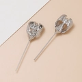 Detalle de pines de varita con alas de ángel en plata pulida para creación de joyería DIY - Plateado